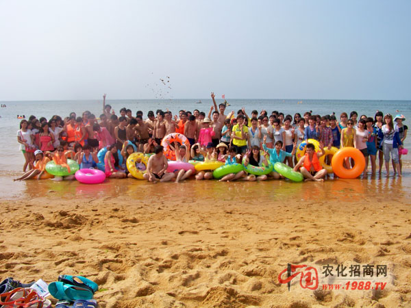 大家合影留念!
