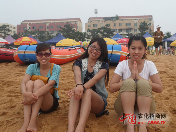 面對(duì)一望無際的大海