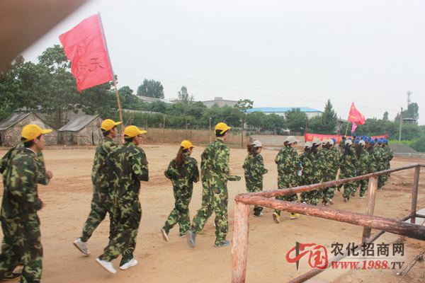 這次拓展訓(xùn)練讓我更加認(rèn)識到團(tuán)隊(duì)的重要性