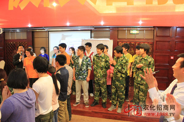我們都在競(jìng)選