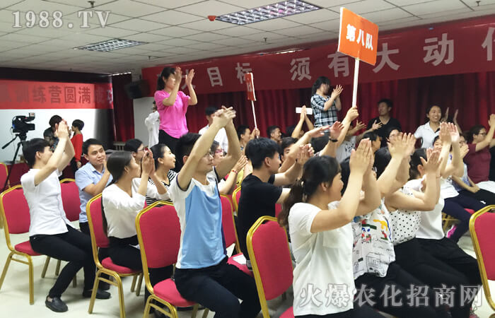 “堅硬”的社會容不下眼淚