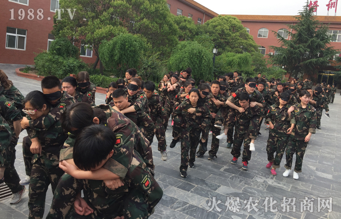 為了家庭、孩子、自己,我們必須全力以赴面對生活的挑戰(zhàn)!