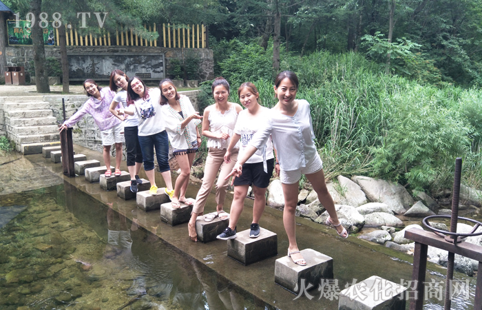 沒(méi)有比腳更長(zhǎng)的路 沒(méi)有比人更高的山