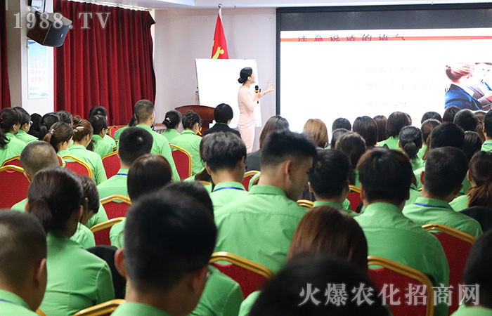 職場(chǎng)商務(wù)禮儀對(duì)我們的重要性