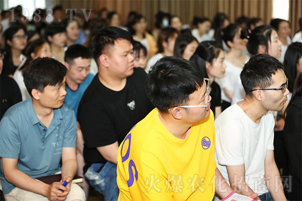 路在腳下夢(mèng)在心中